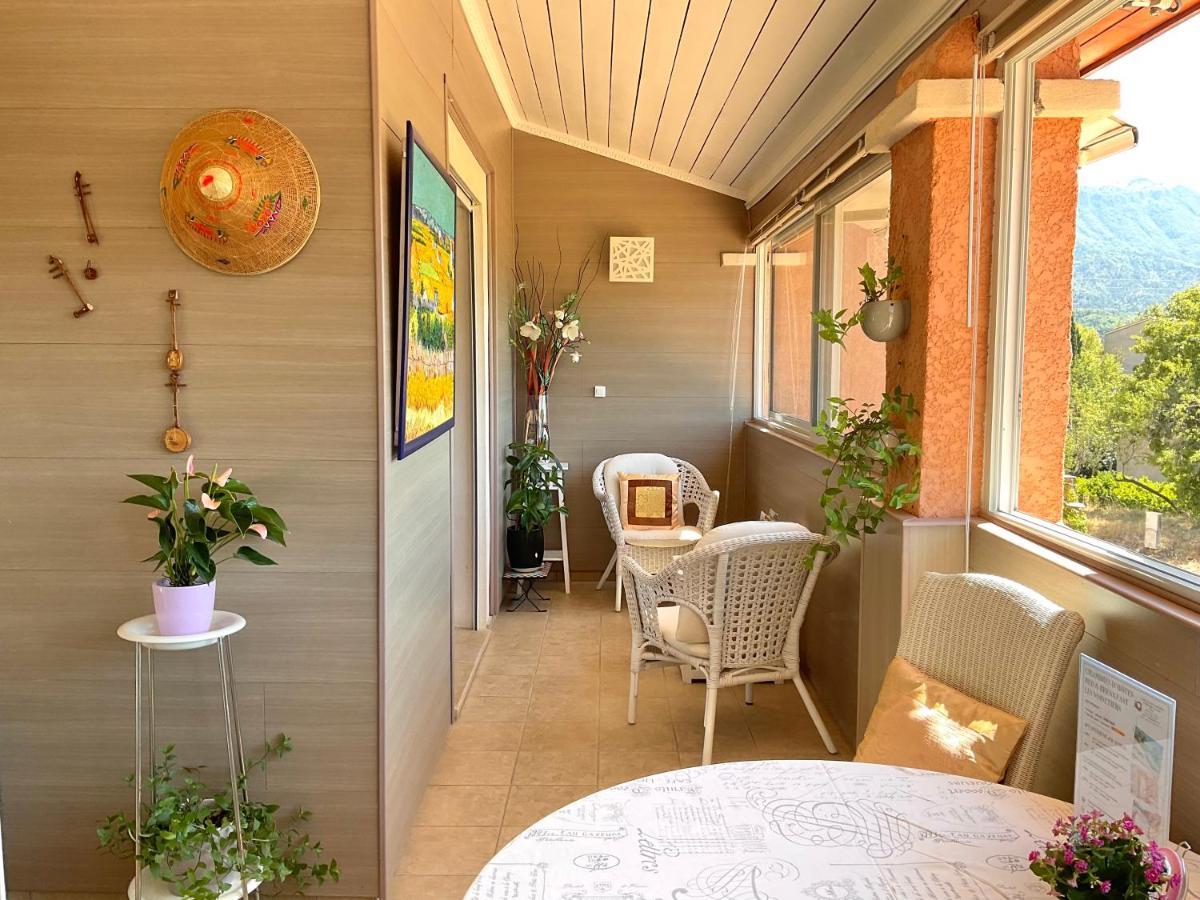 Chambres D'Hotes Les Noisetiers Digne-les-Bains Exterior foto