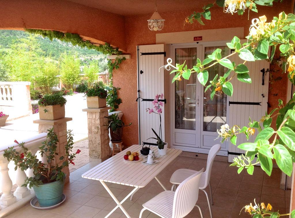 Chambres D'Hotes Les Noisetiers Digne-les-Bains Zimmer foto