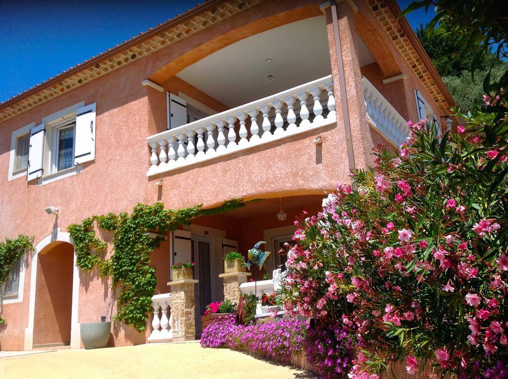 Chambres D'Hotes Les Noisetiers Digne-les-Bains Exterior foto